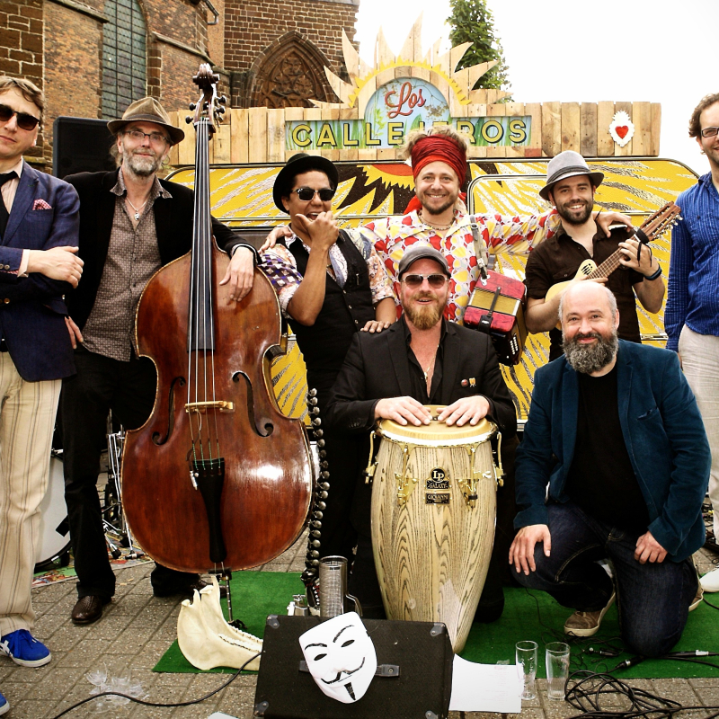 LOS CALLEJEROS & EL RITMO MACADAM