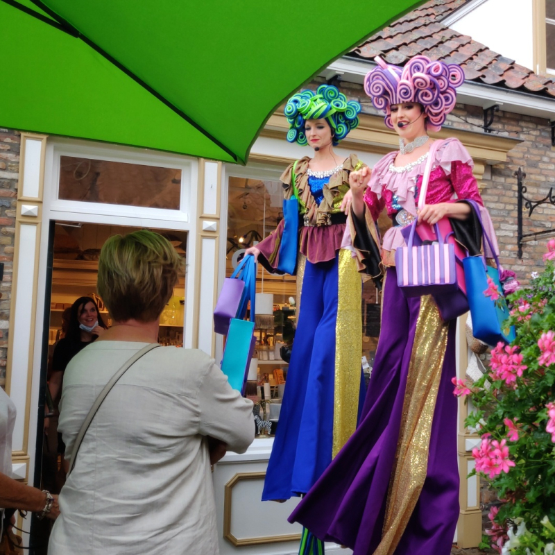 Steltenact Shopping Ladies