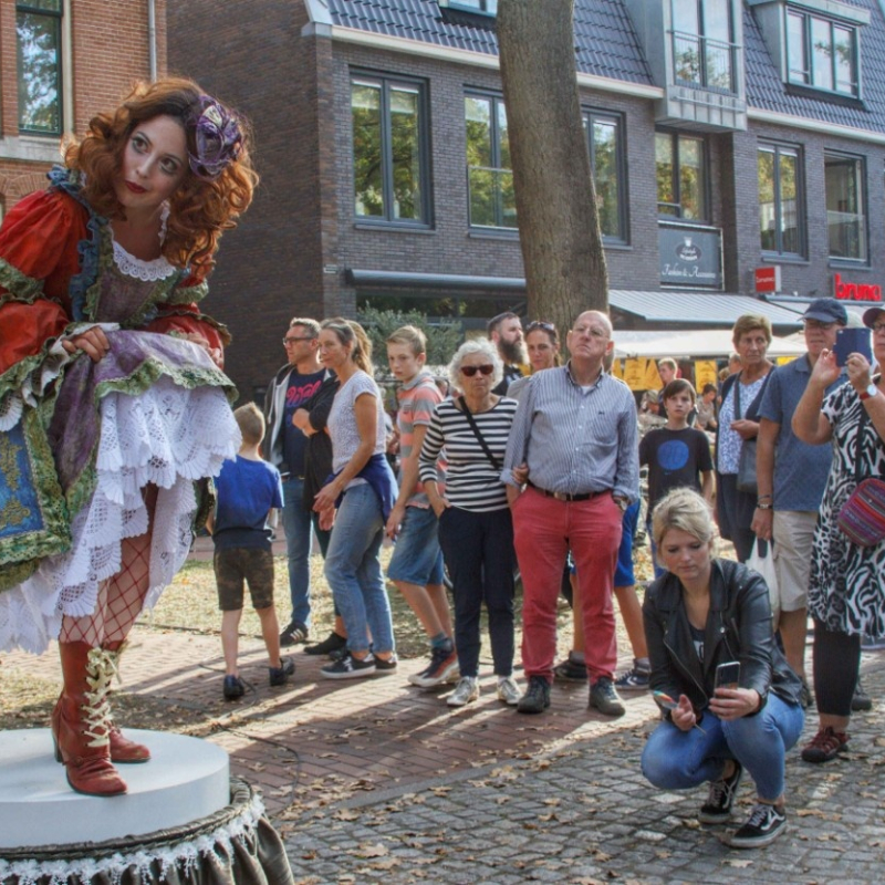 Het speeldoosje levend standbeeld