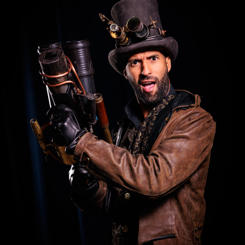 Steampunk steltenloper met vlammenwerper - Steamfire Stilts