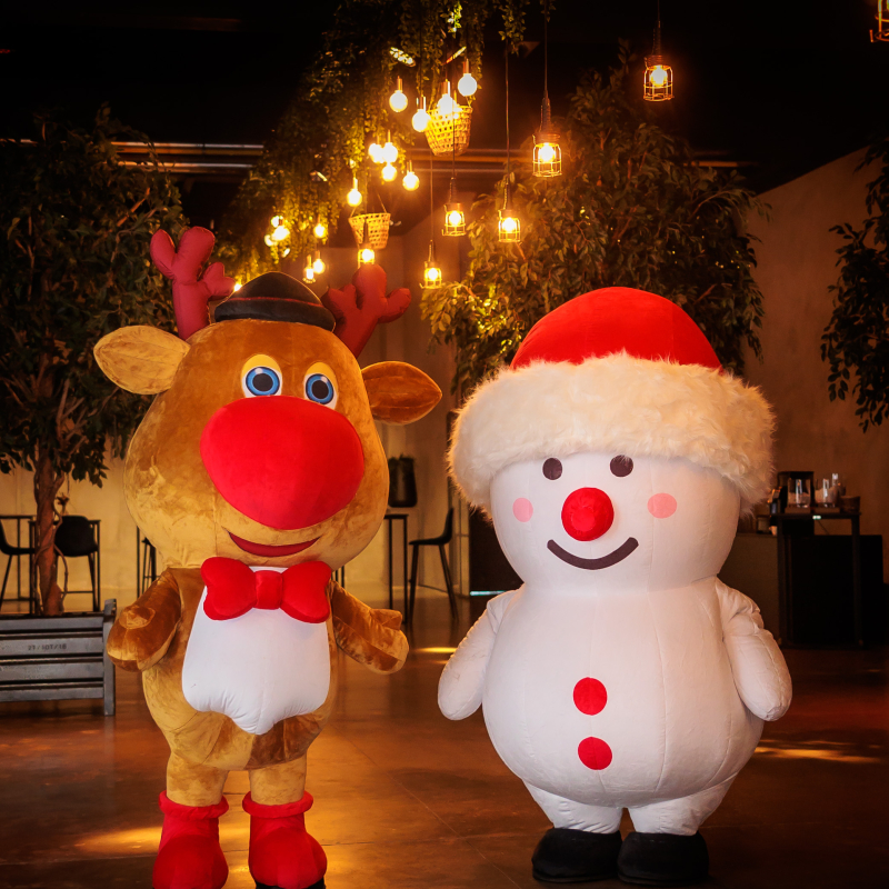 Inflatable 'mini rendier' en 'mini sneeuwman'