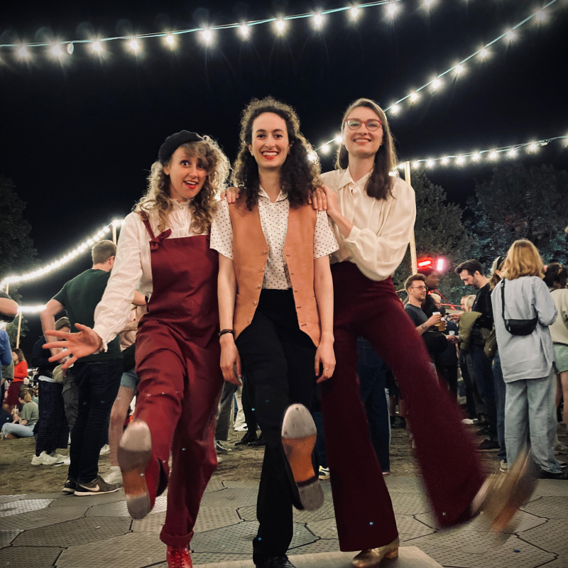 Rifff Collectifff: Jingle bells, claps, taps!