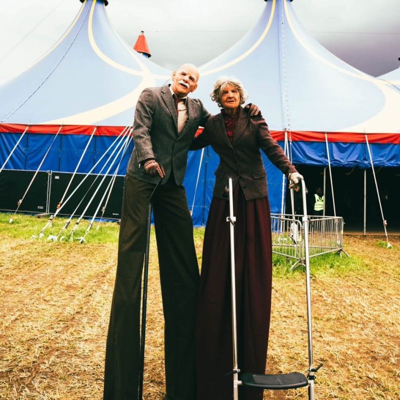 Roger & Irma zetten de boel op stelten